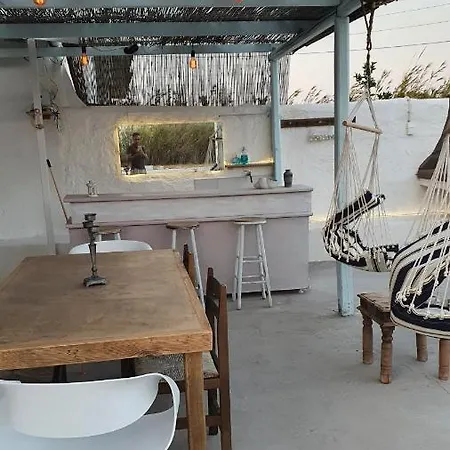 Little Troll House 2, Golden Beach, * Chrisi Akti (Paros)