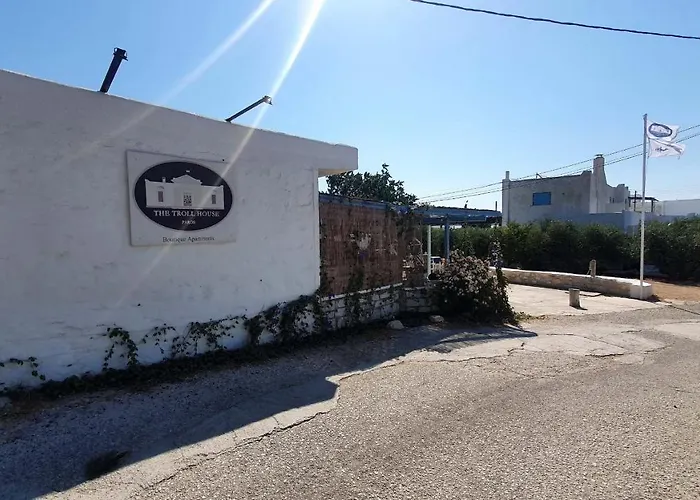 Little Troll House 2, Golden Beach, *